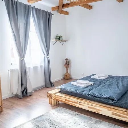 Middle Penthouse 아파트