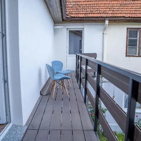 Middle Penthouse * Braszów